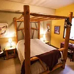 The Roost Lodge