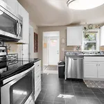 Charming And Cozy Private Home Walking Distance To Downtown