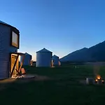 Clark Farm Silos - 5 Silo Mountain View Retreat