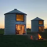 Clark Farm Silos - 5 Silo Mountain View Retreat