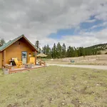 Lake Access, Fire Pit Glacier Country Getaway!