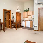 Glacier Ridge Suites