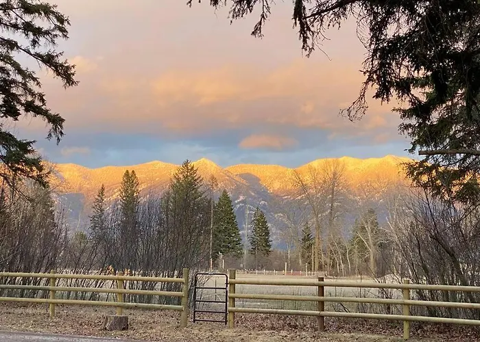 Swan Mountain View-Private Basement Suite/10 Acres