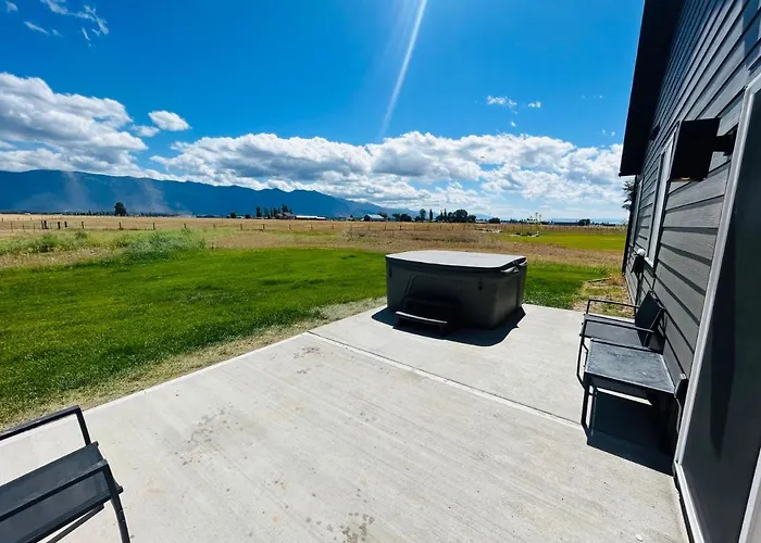 Scenic Mountain Views At Olympia Way-Unit A