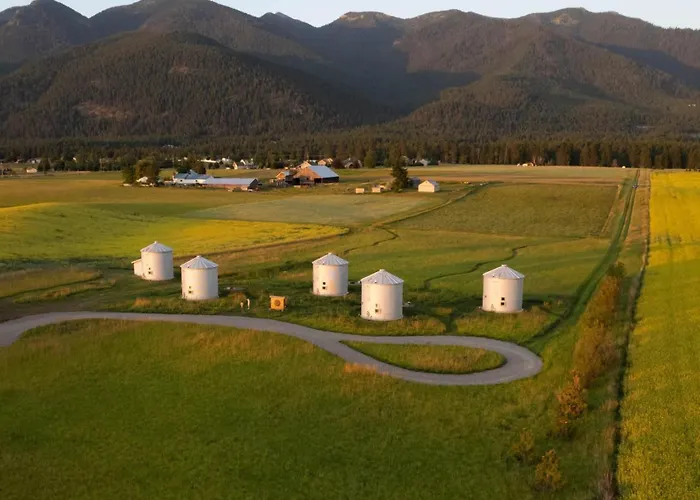 Clark Farm Silos - 5 Silo Mountain View Retreat