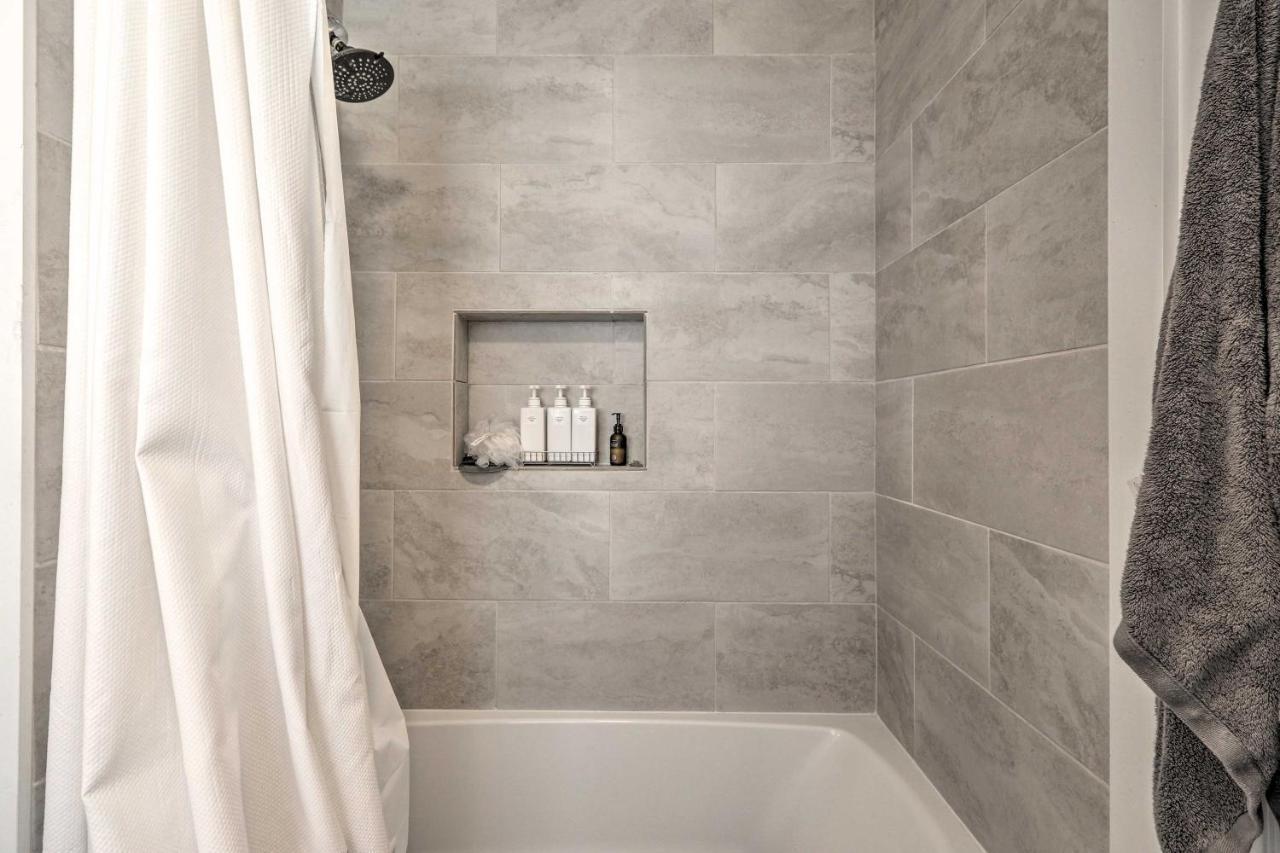 Luxe Glacier Getaway Walk To Downtown Kalispell! Holiday home