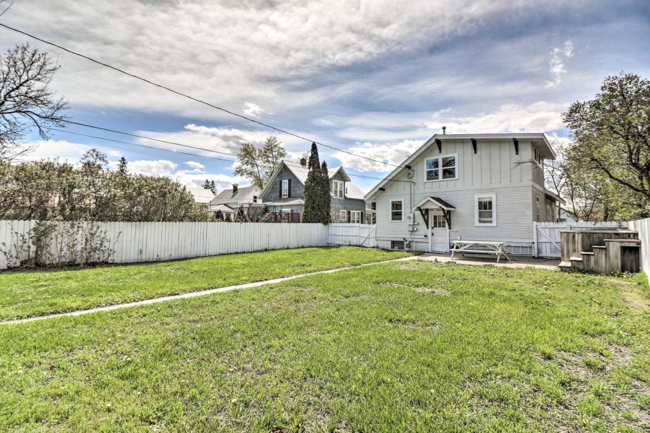 Luxe Glacier Getaway Walk To Downtown Kalispell! Holiday home Kalispell