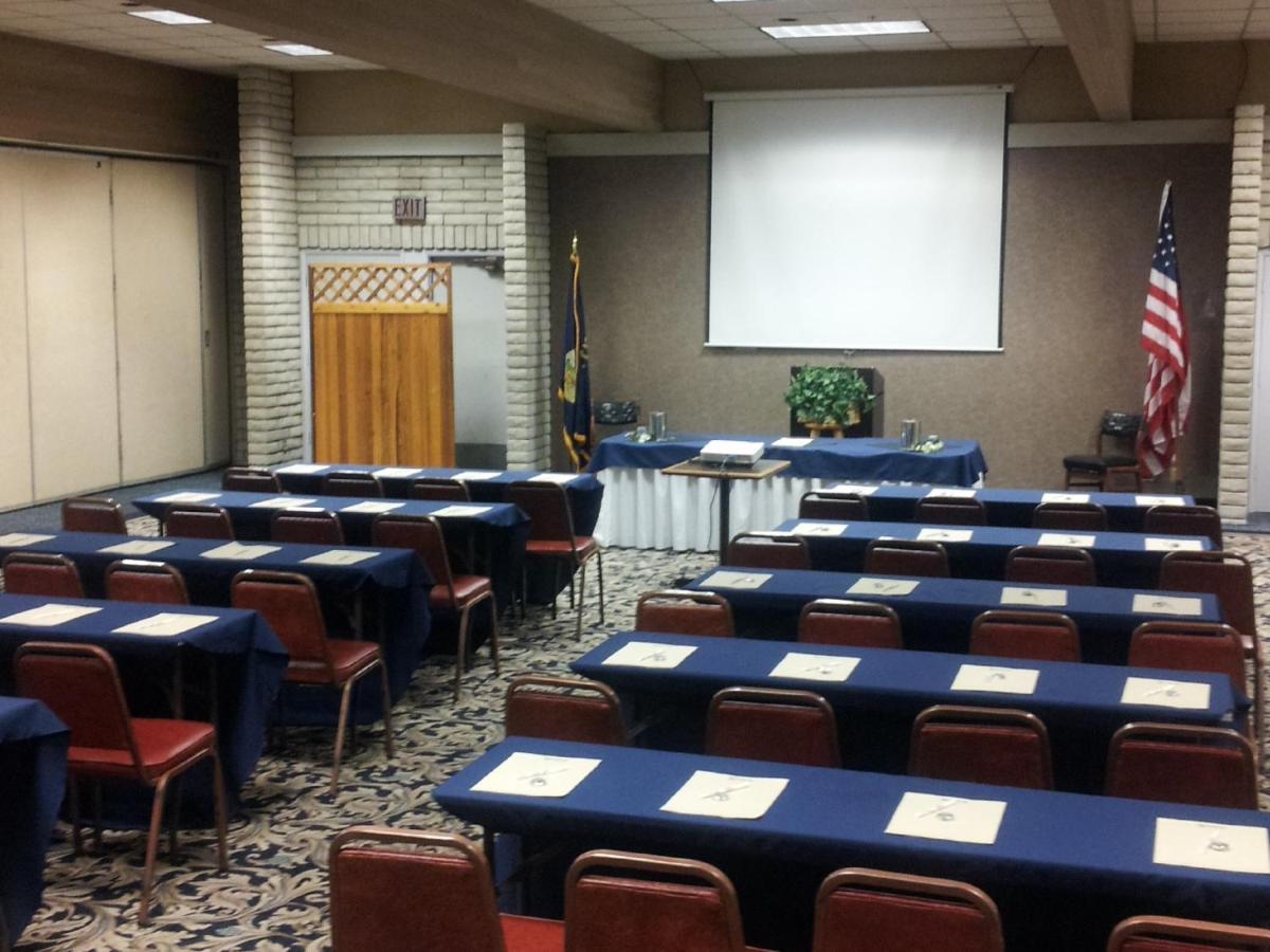 Hotel Fairbridge Inn, & Outlaw Conference Center -