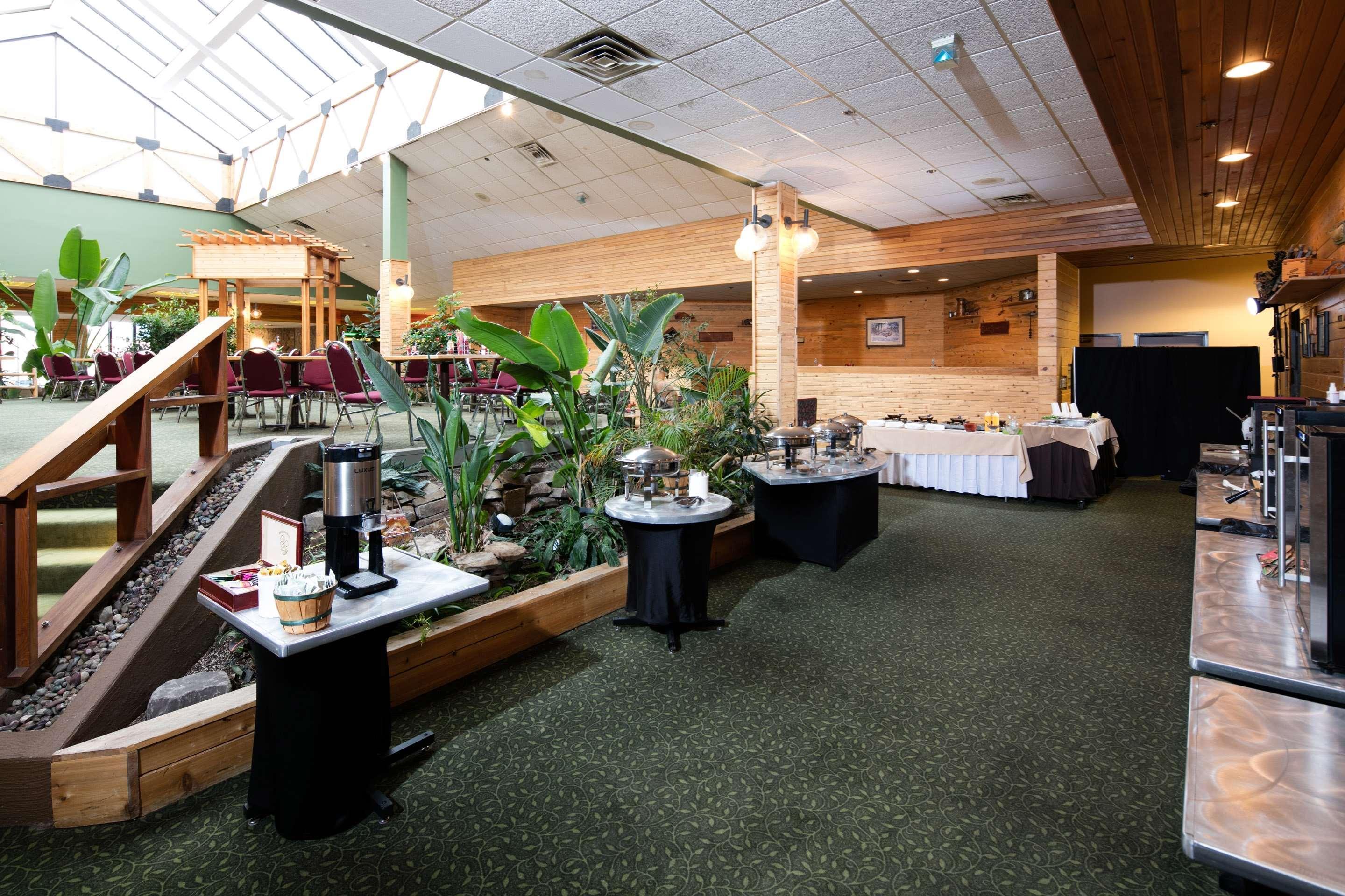 Red Lion Hotel 3*