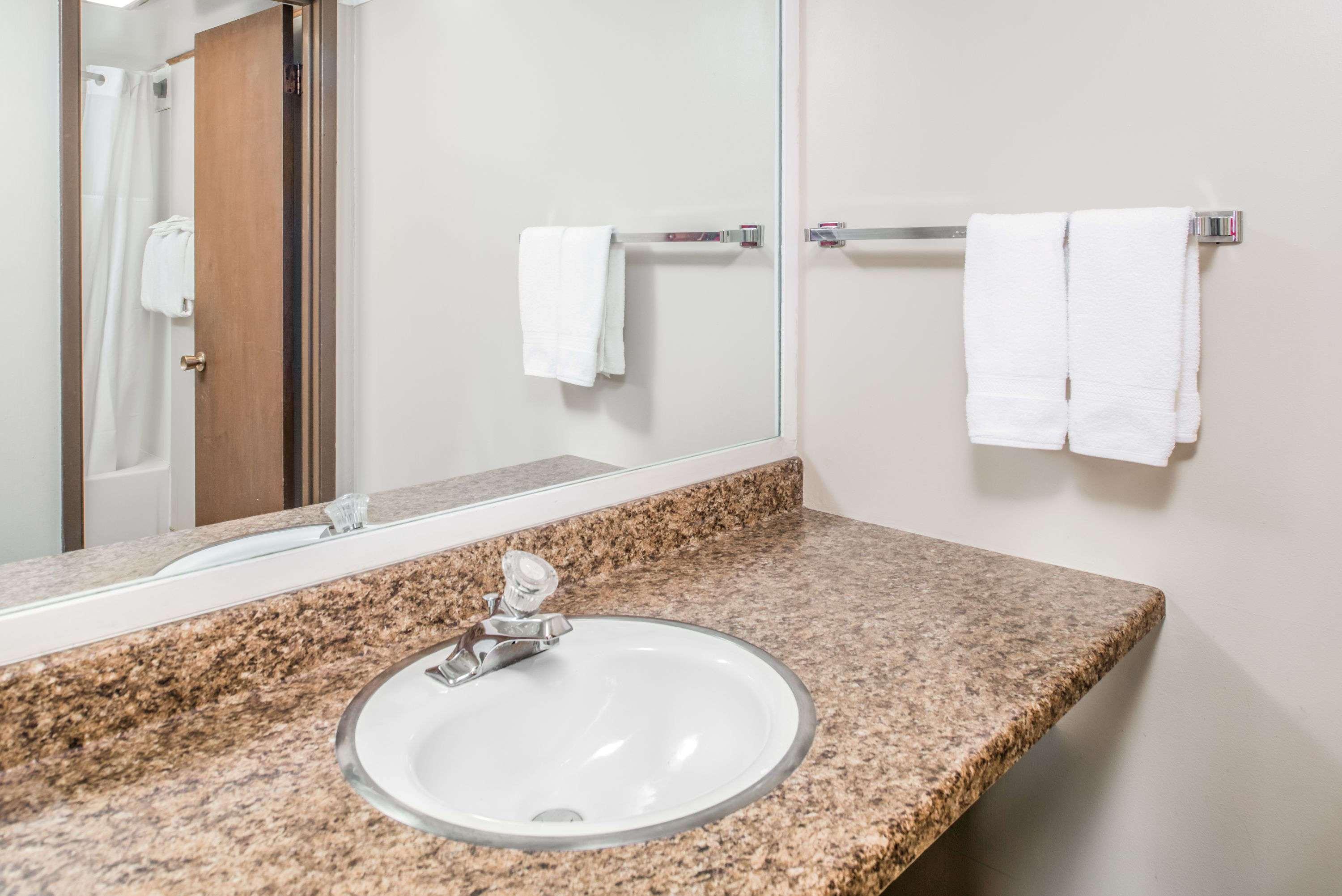 Travelodge By Wyndham Hotel