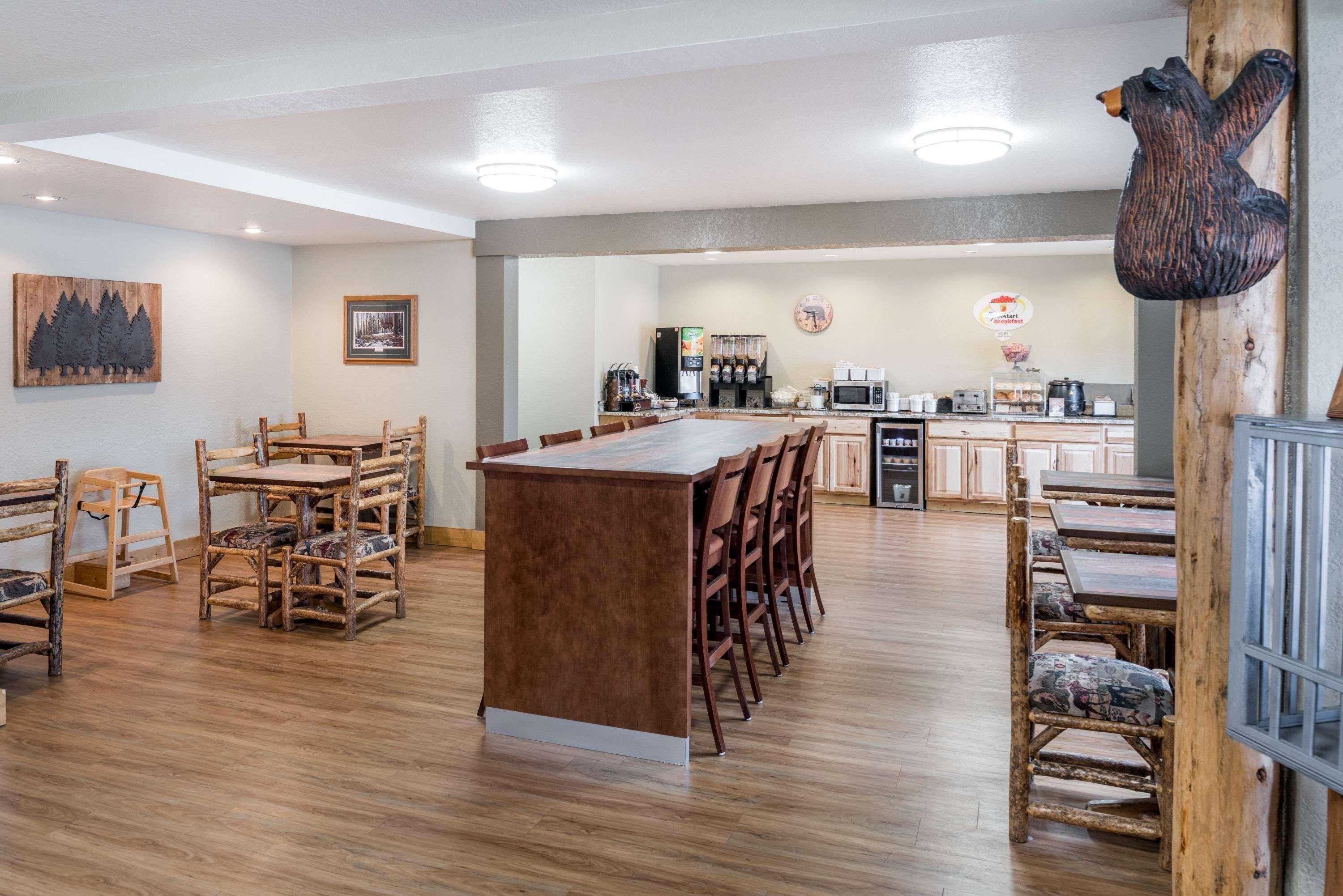 Super 8 By Wyndham Glacier National Park 2*