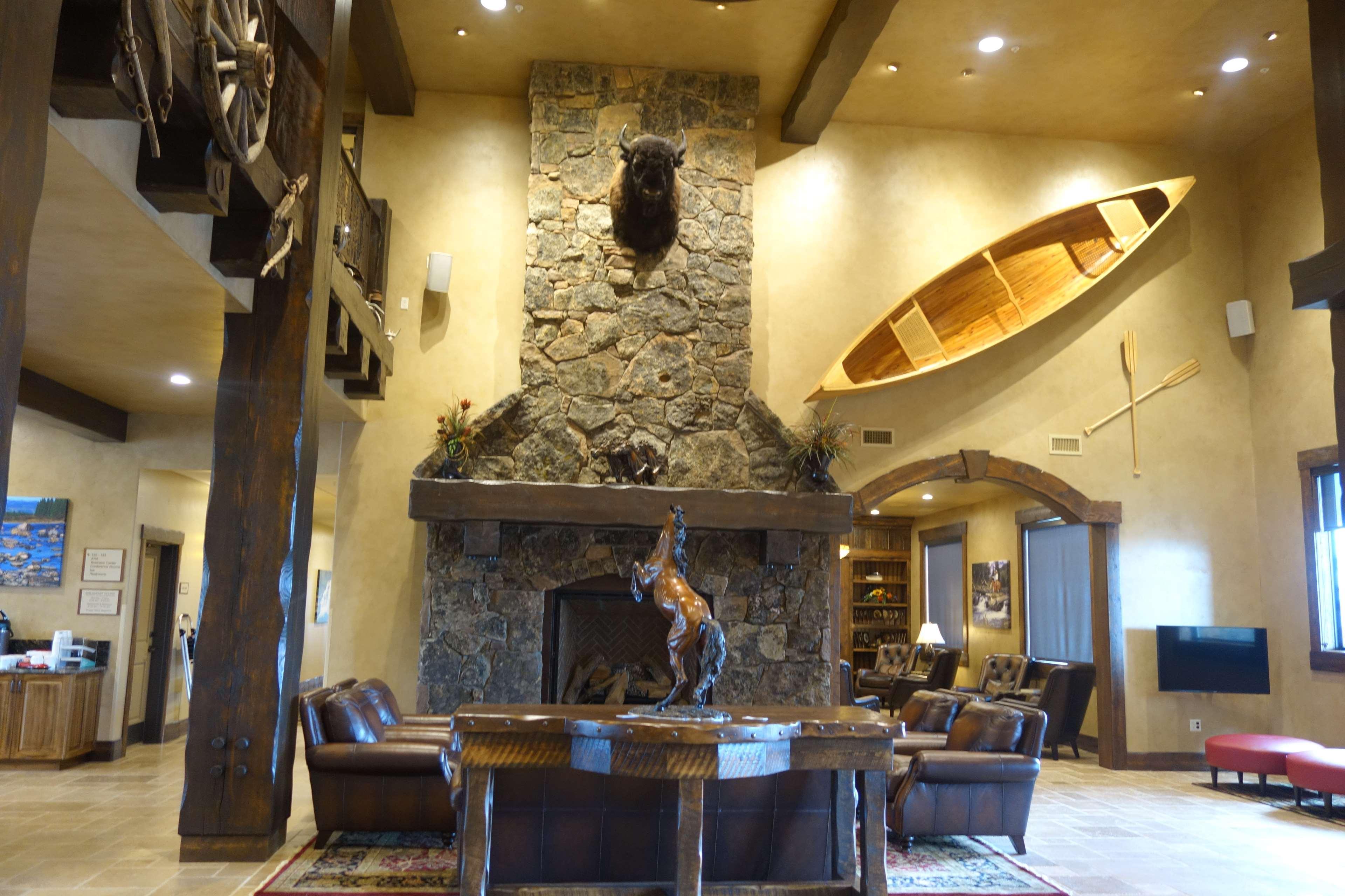 Glacier International Hotel