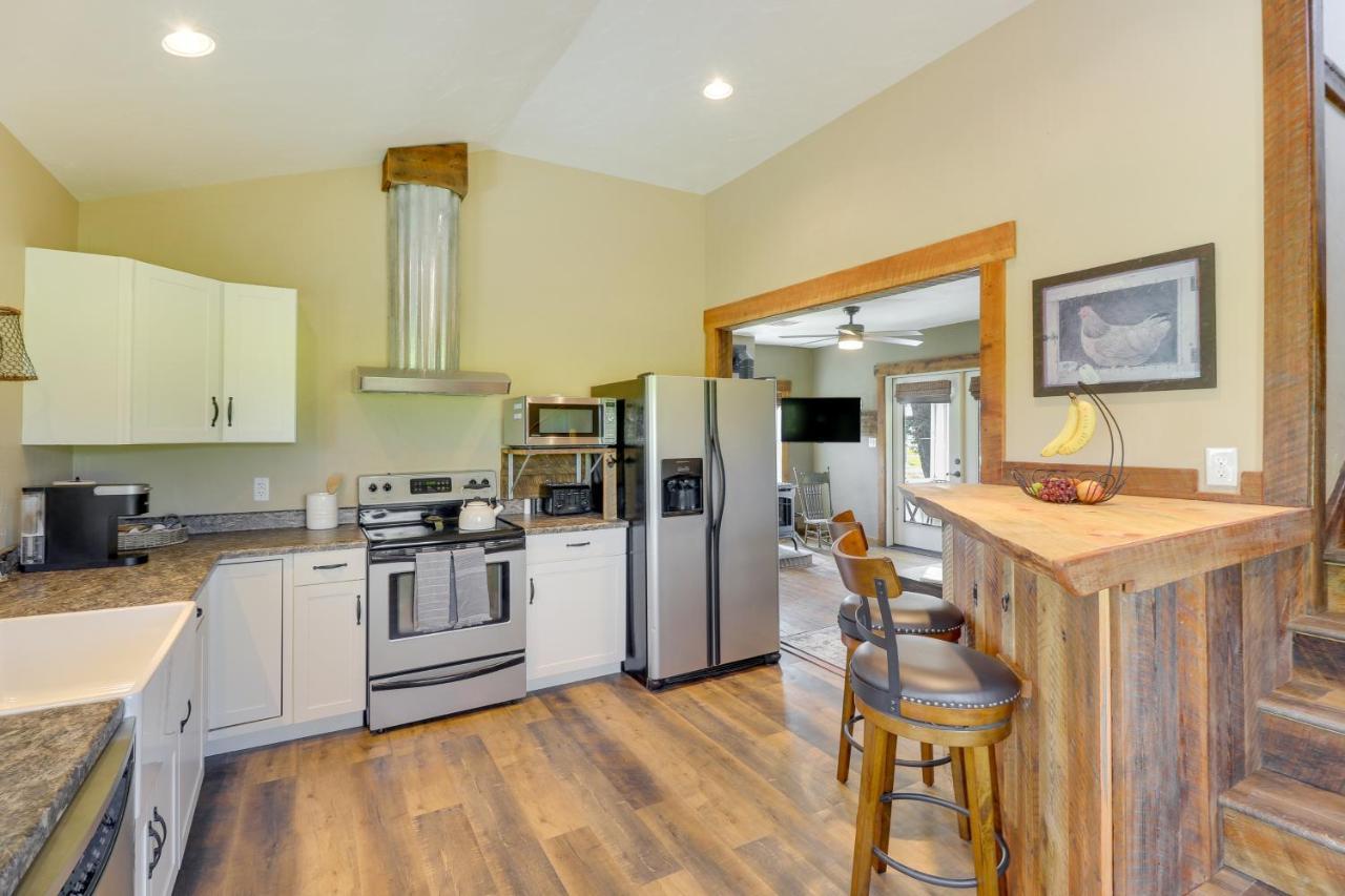 Remodeled With Mountain Views * Kalispell
