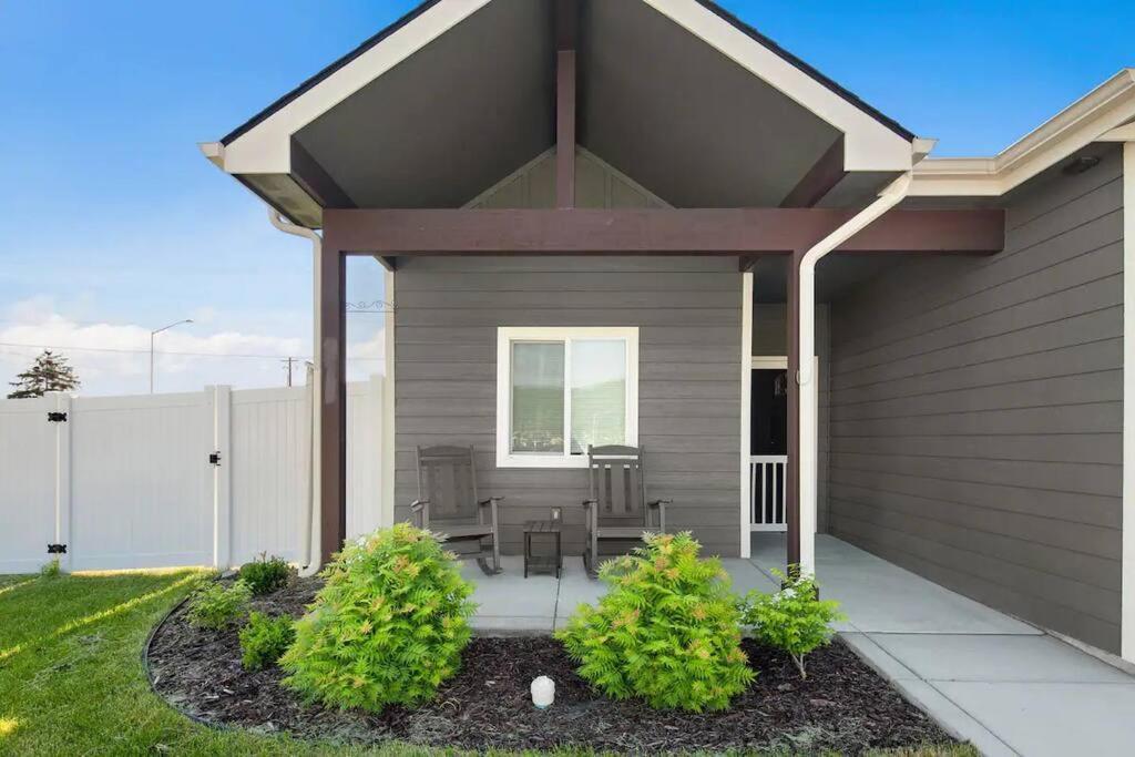 Modern Montana Getaway - The Comforts Of Home! *