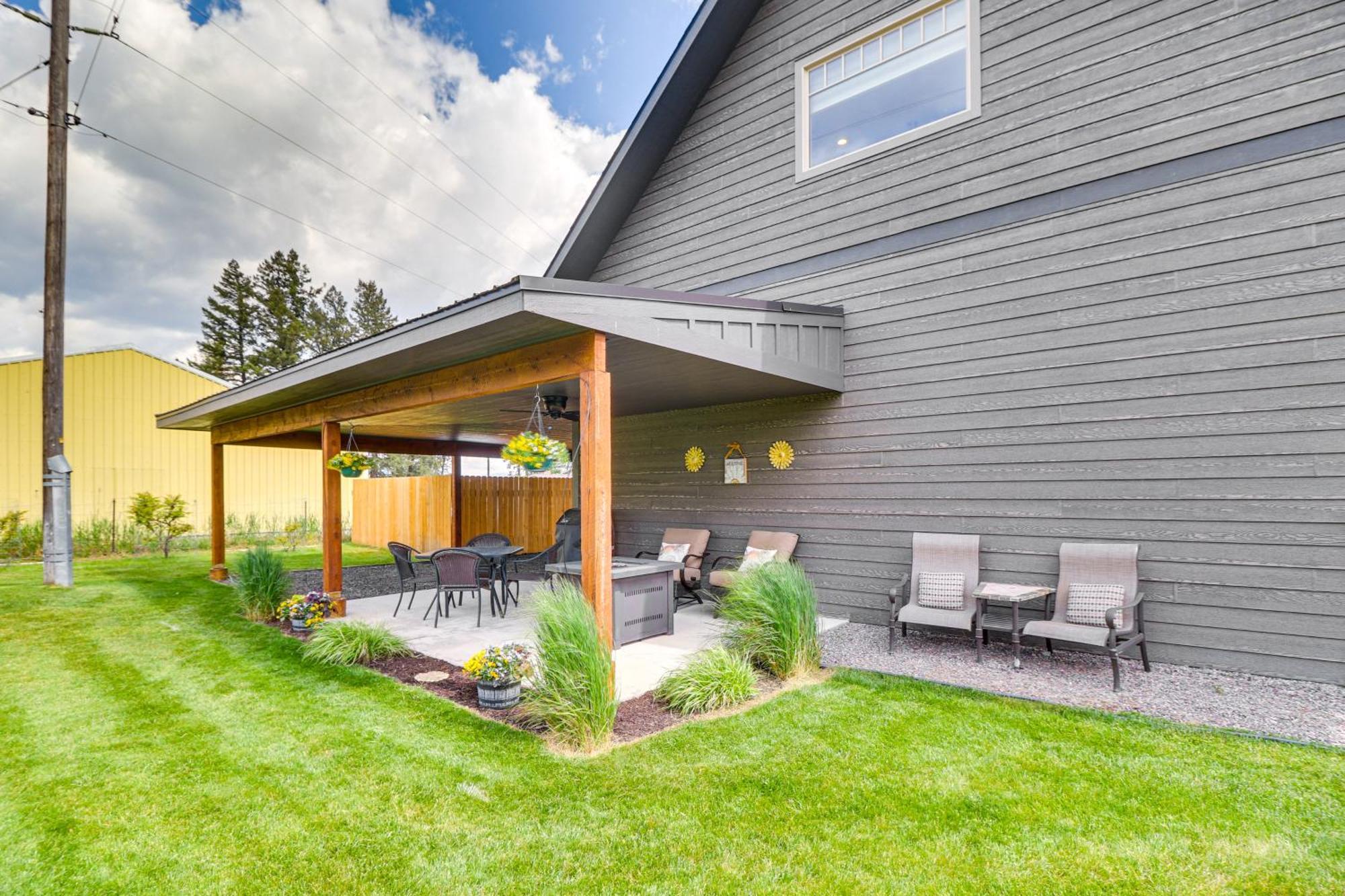 Creekside In On 5 Acres *