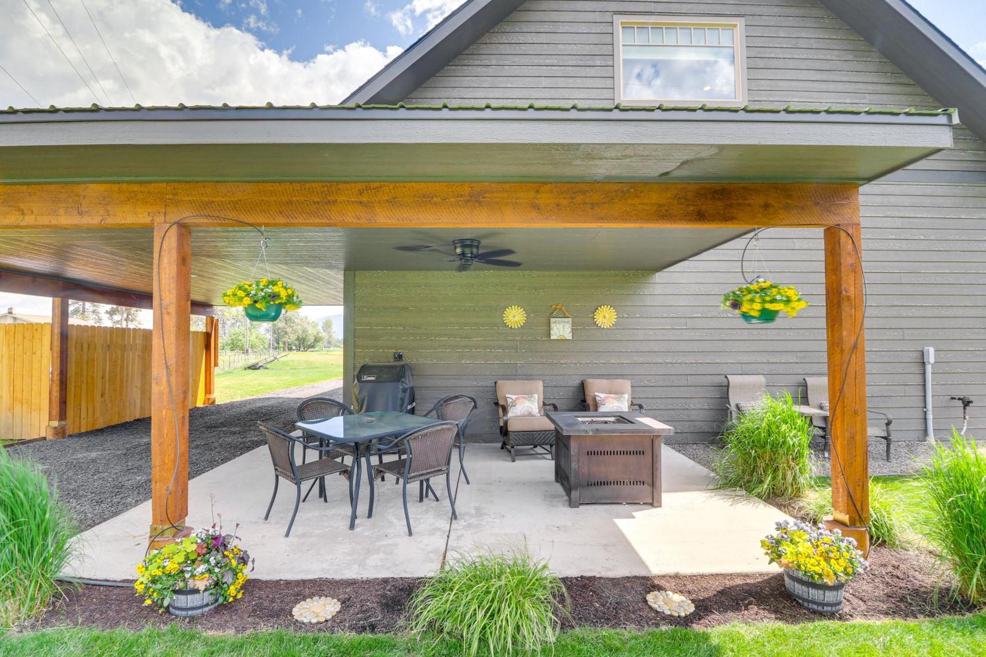 Creekside In On 5 Acres