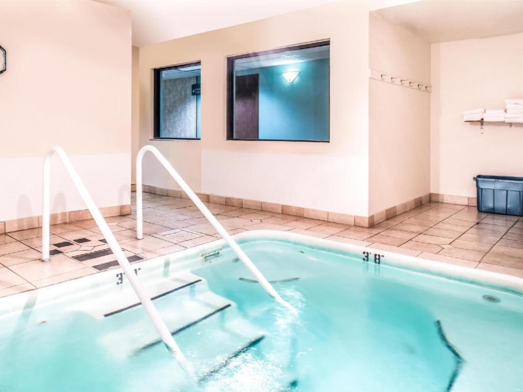 Travelodge By Wyndham Hotel