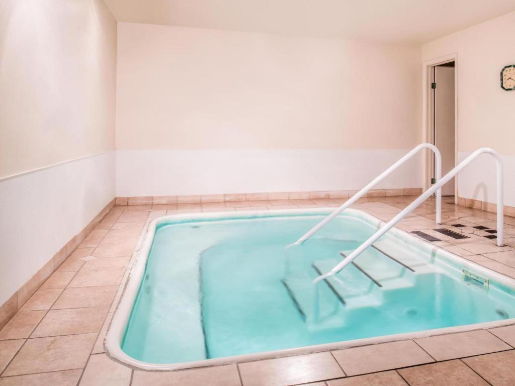 Hotel Travelodge By Wyndham 2*