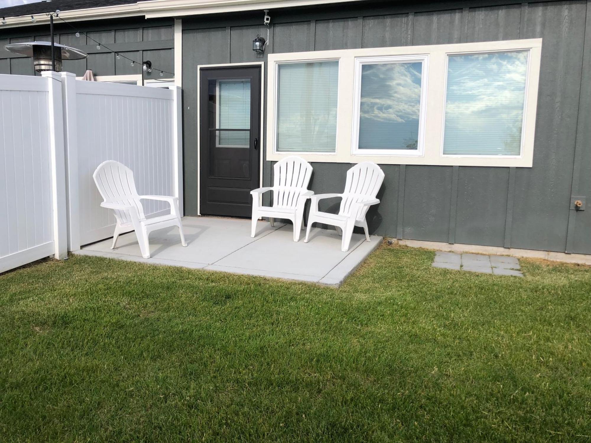 Modern Montana Getaway - The Comforts Of Home! * Kalispell
