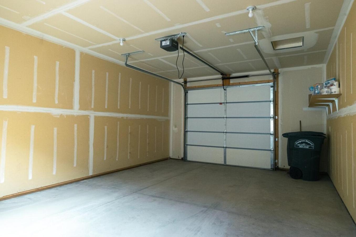 Peaceful Townhome Enclosed Garage Fast Wifi *