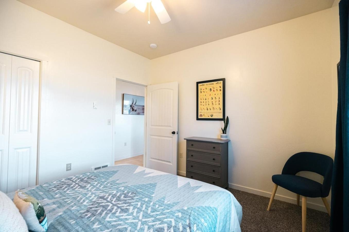 Peaceful Townhome Enclosed Garage Fast Wifi Kalispell