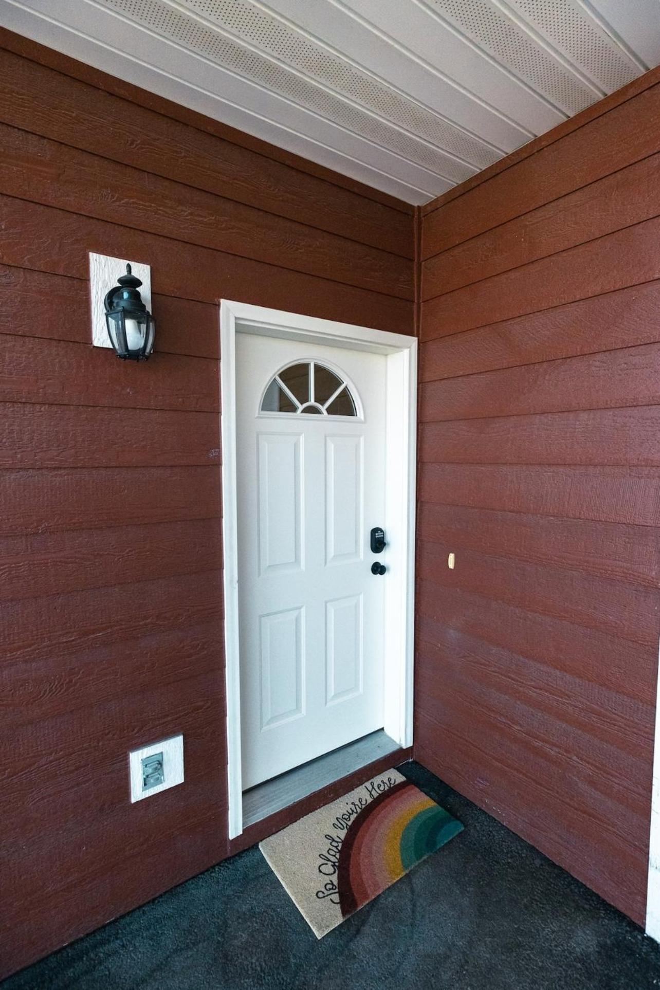Holiday home Peaceful Townhome Enclosed Garage Fast Wifi *