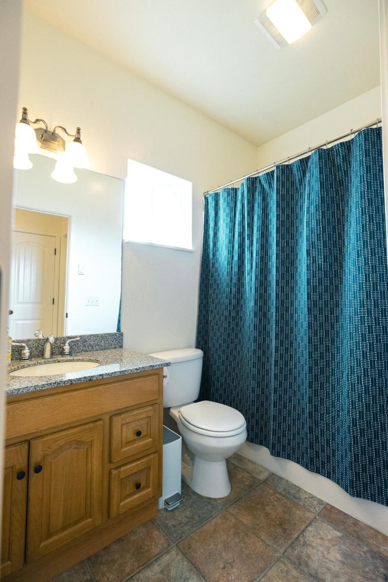Peaceful Townhome Enclosed Garage Fast Wifi * Kalispell