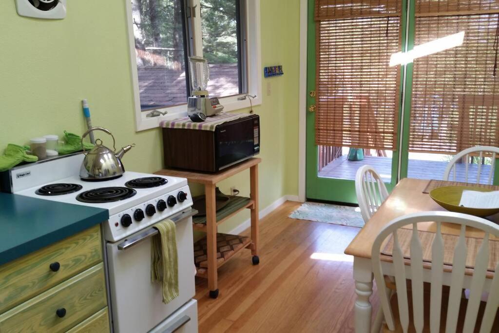 Apartment At Foys Montana