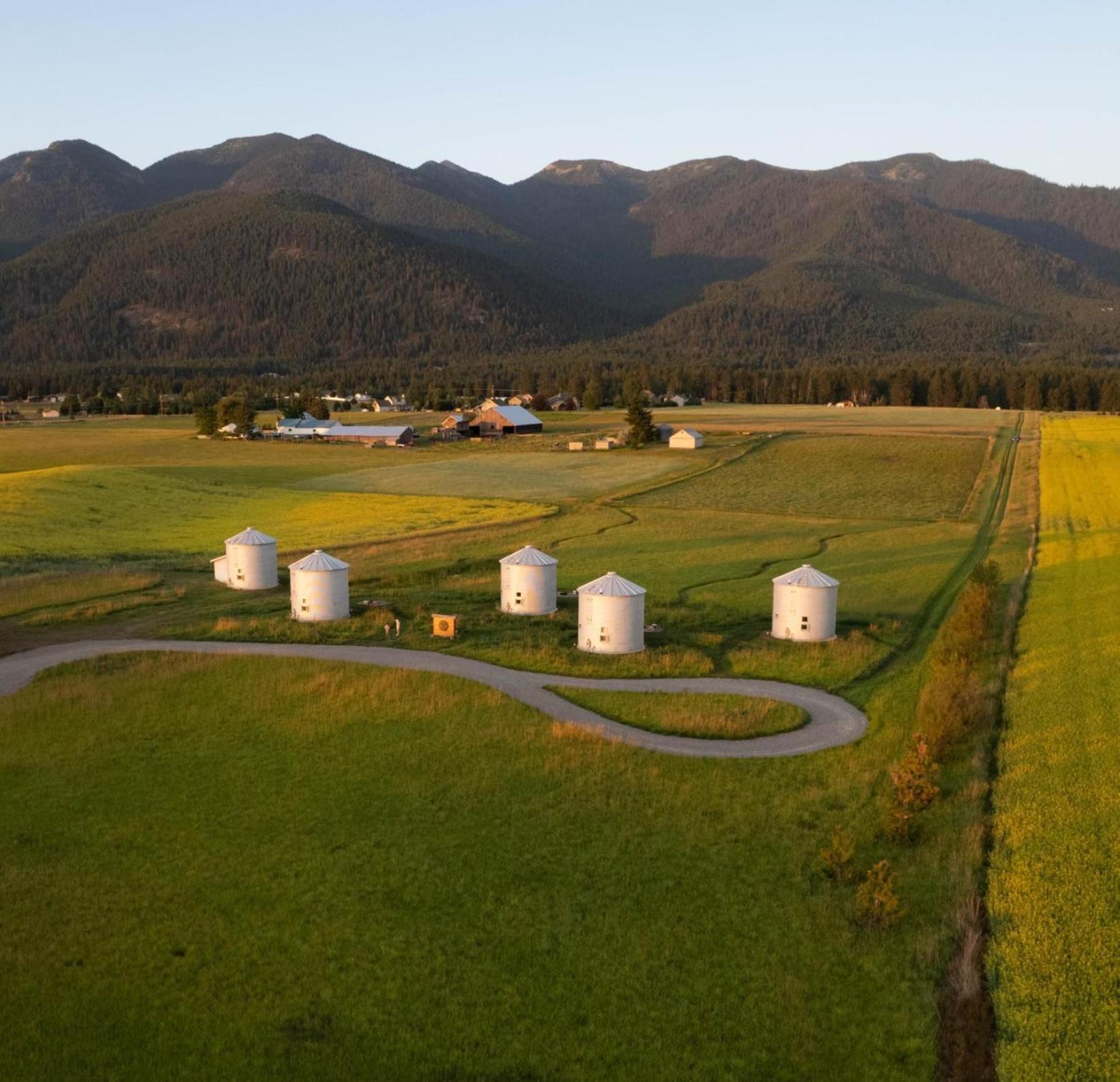 Clark Farm Silos - 5 Silo Mountain View Retreat *