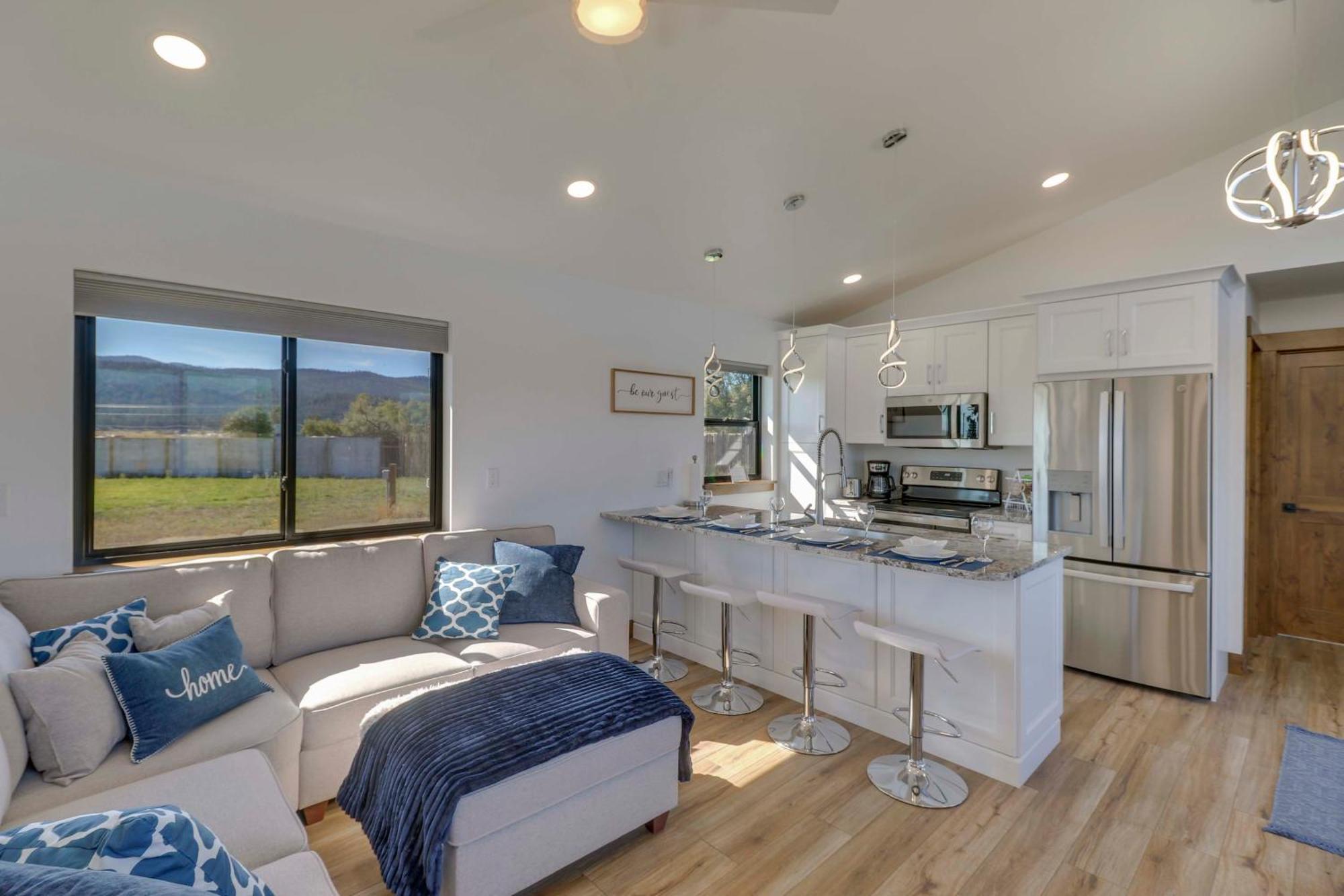 Tiny With Mtn View Near Flathead Lake! Holiday home *