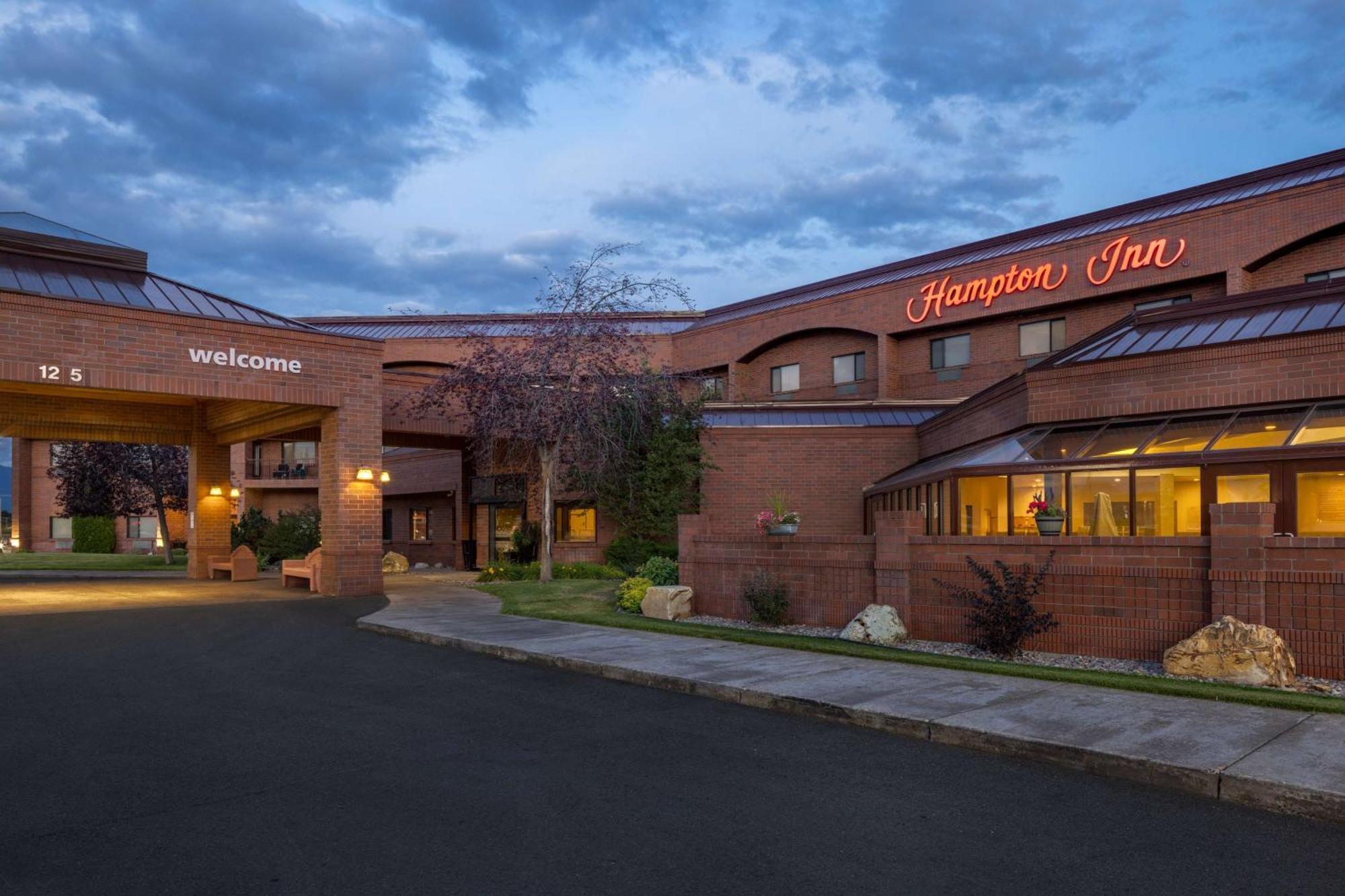 Hampton 3*