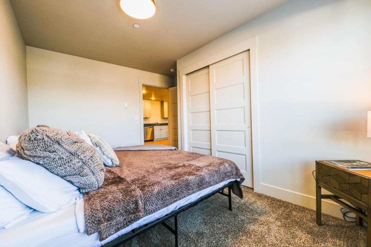 Skyview Lofts- B202 Apartment