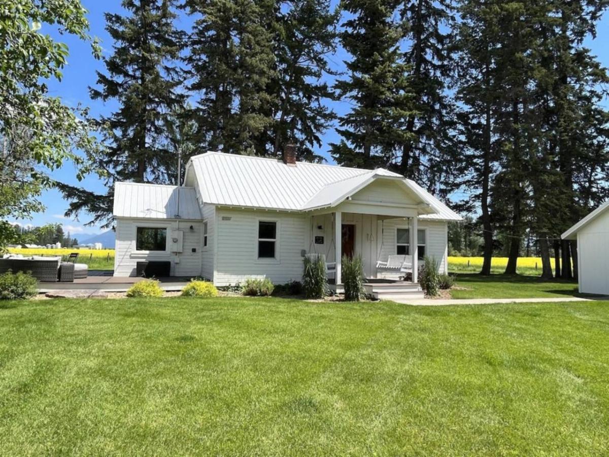 Modern Farmhouse- Conveniently Located In Kalispel Holiday home *