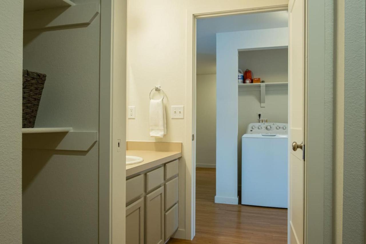 Modern Lofts At Aria 1 Apartment *