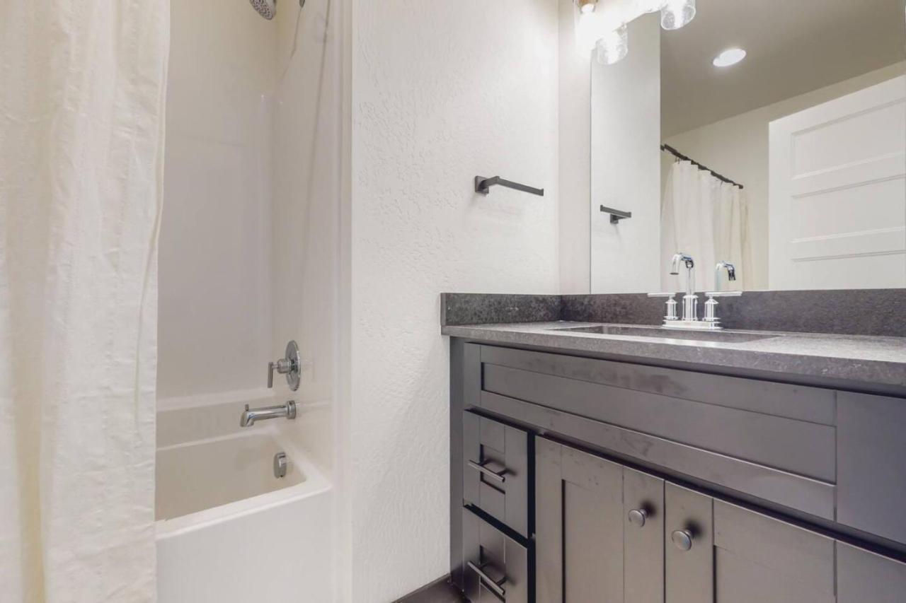 The Flats On First- Unit B *