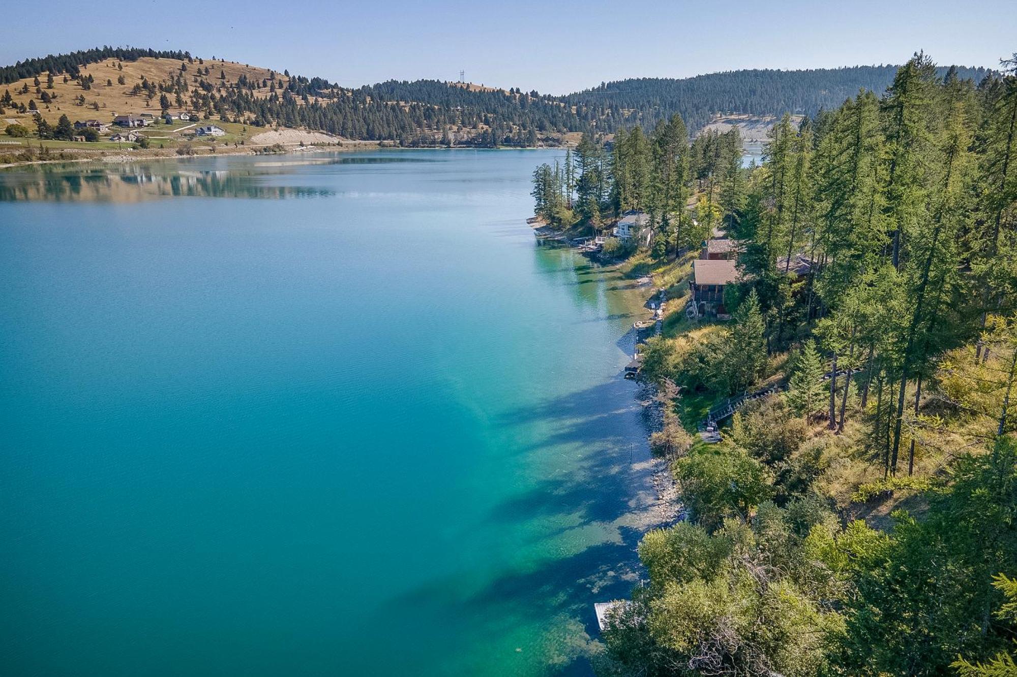 Foys House Offers Perfect Lakeside Vacation! Holiday home