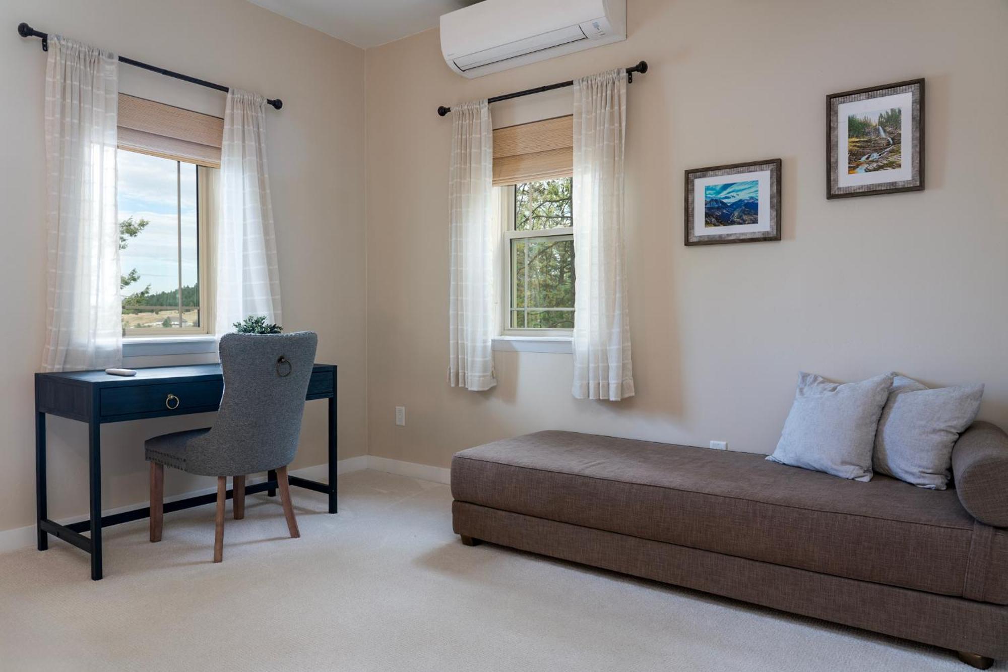 Foys House Offers Perfect Lakeside Vacation! *