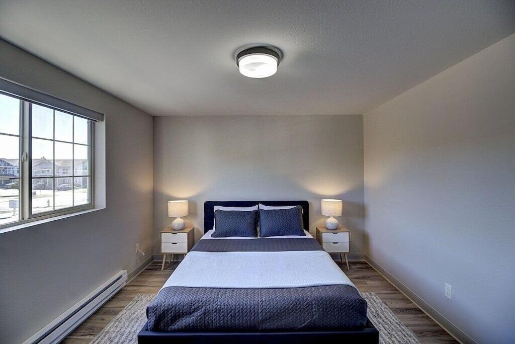 Modern Lofts At Aria 9 *