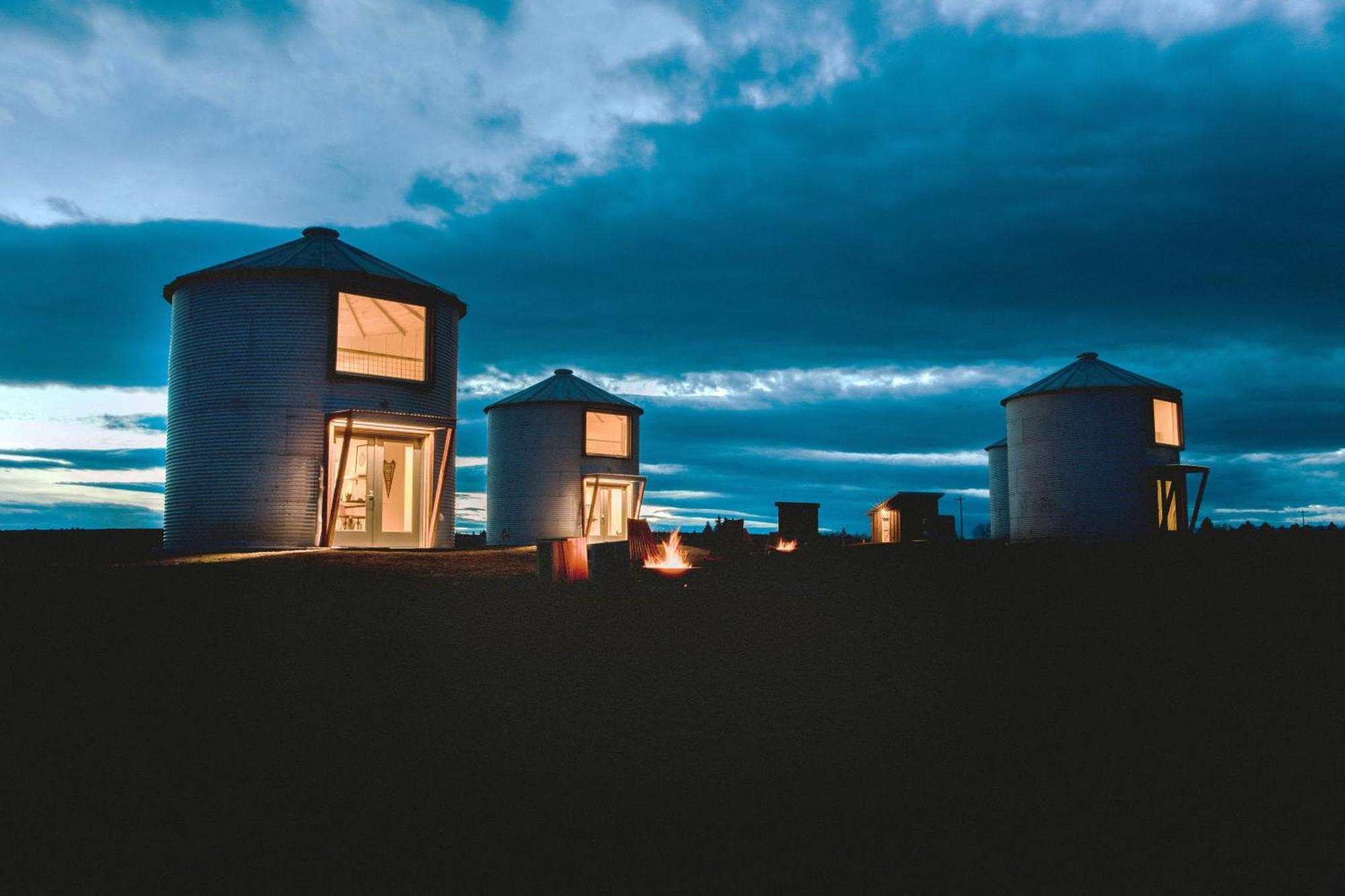 Farm stay Clark Farm Silos - 5 Silo Mountain View Retreat *