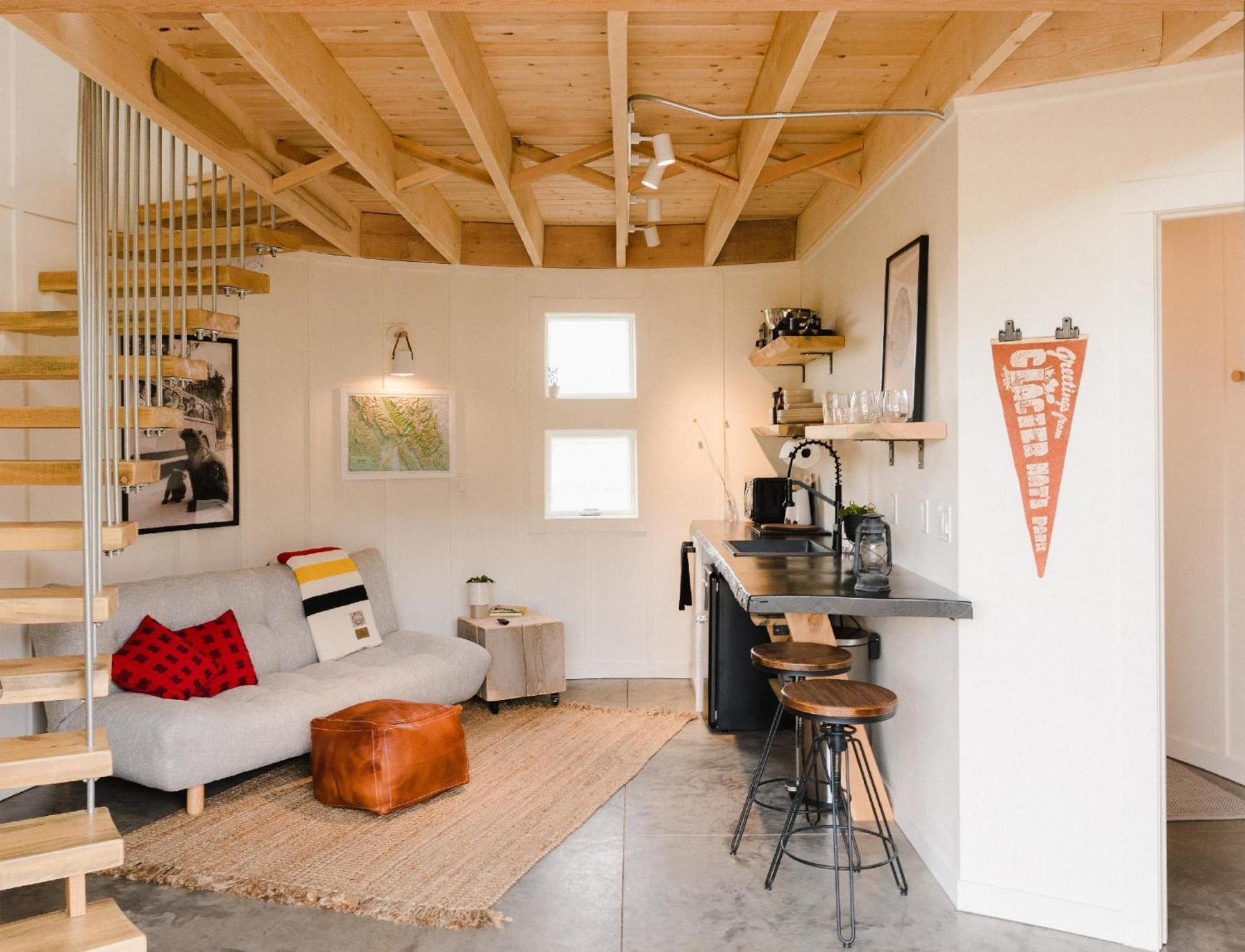 Farm stay Clark Farm Silos - 5 Silo Mountain View Retreat