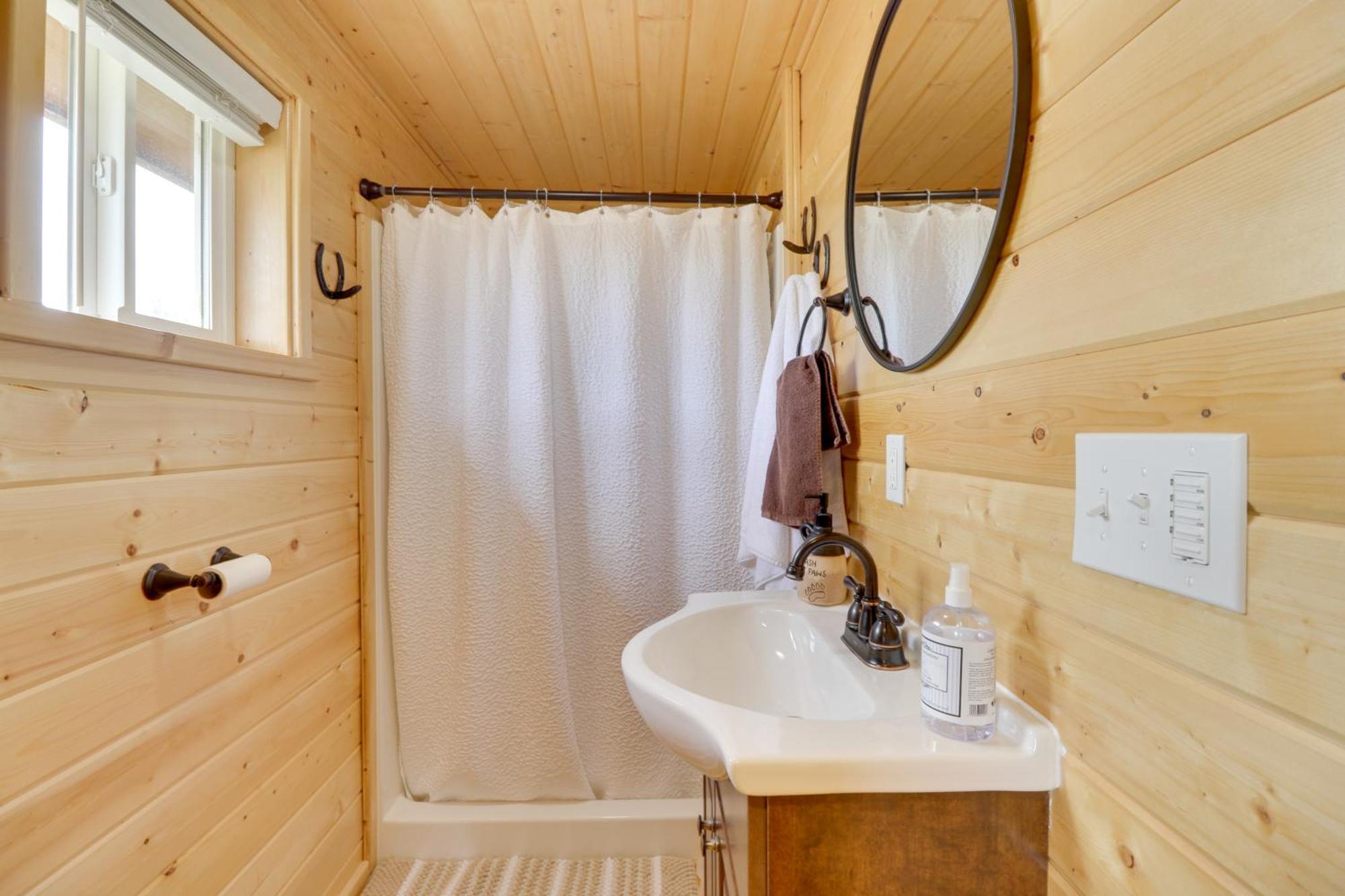 Access, Fire Pit Glacier Country Getaway! *
