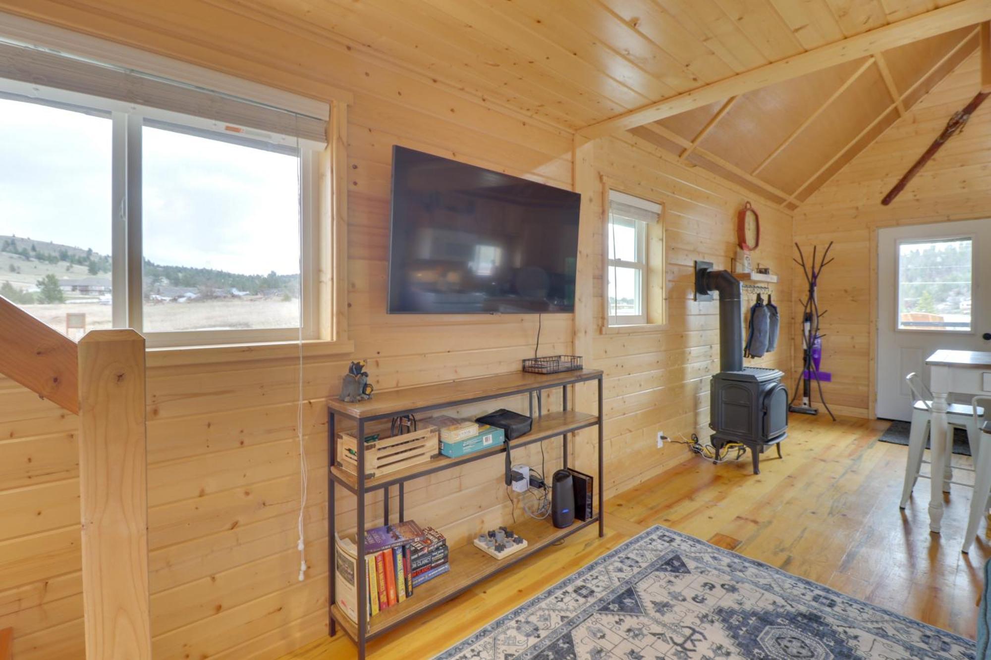Apartment Access, Fire Pit Glacier Country Getaway! *