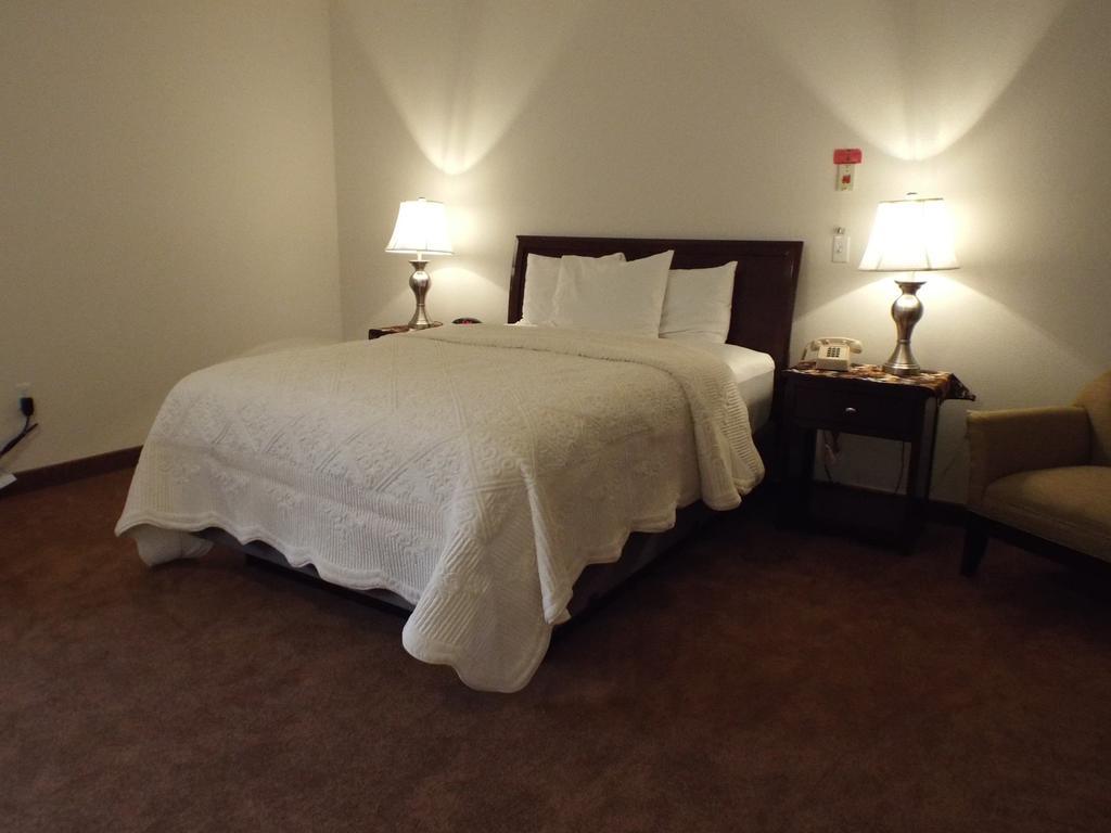 Hotel Greenwood Village & Kalispell