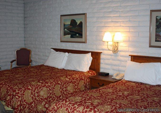 Fairbridge Inn, & Outlaw Conference Center - 2*