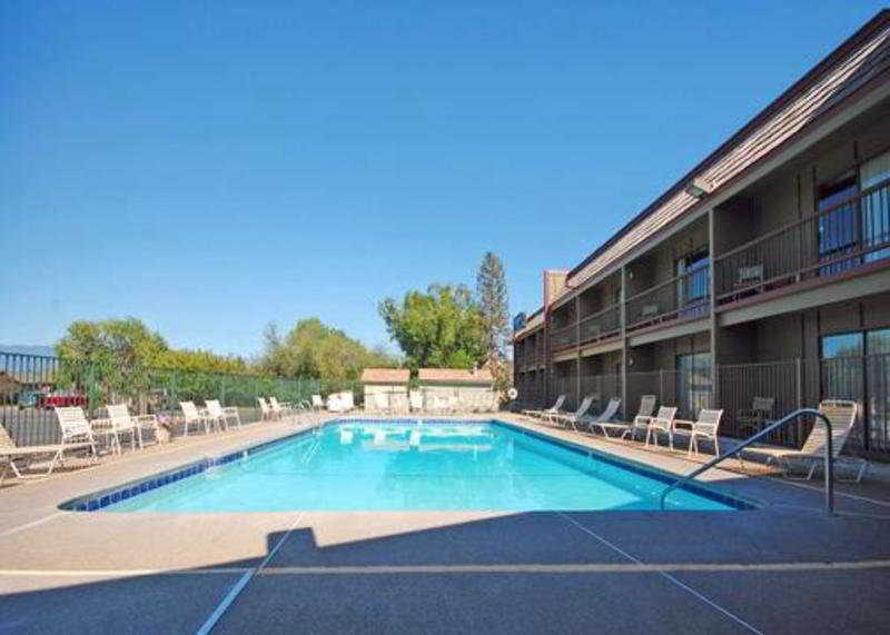 Quality Big Sky Hotel 2*