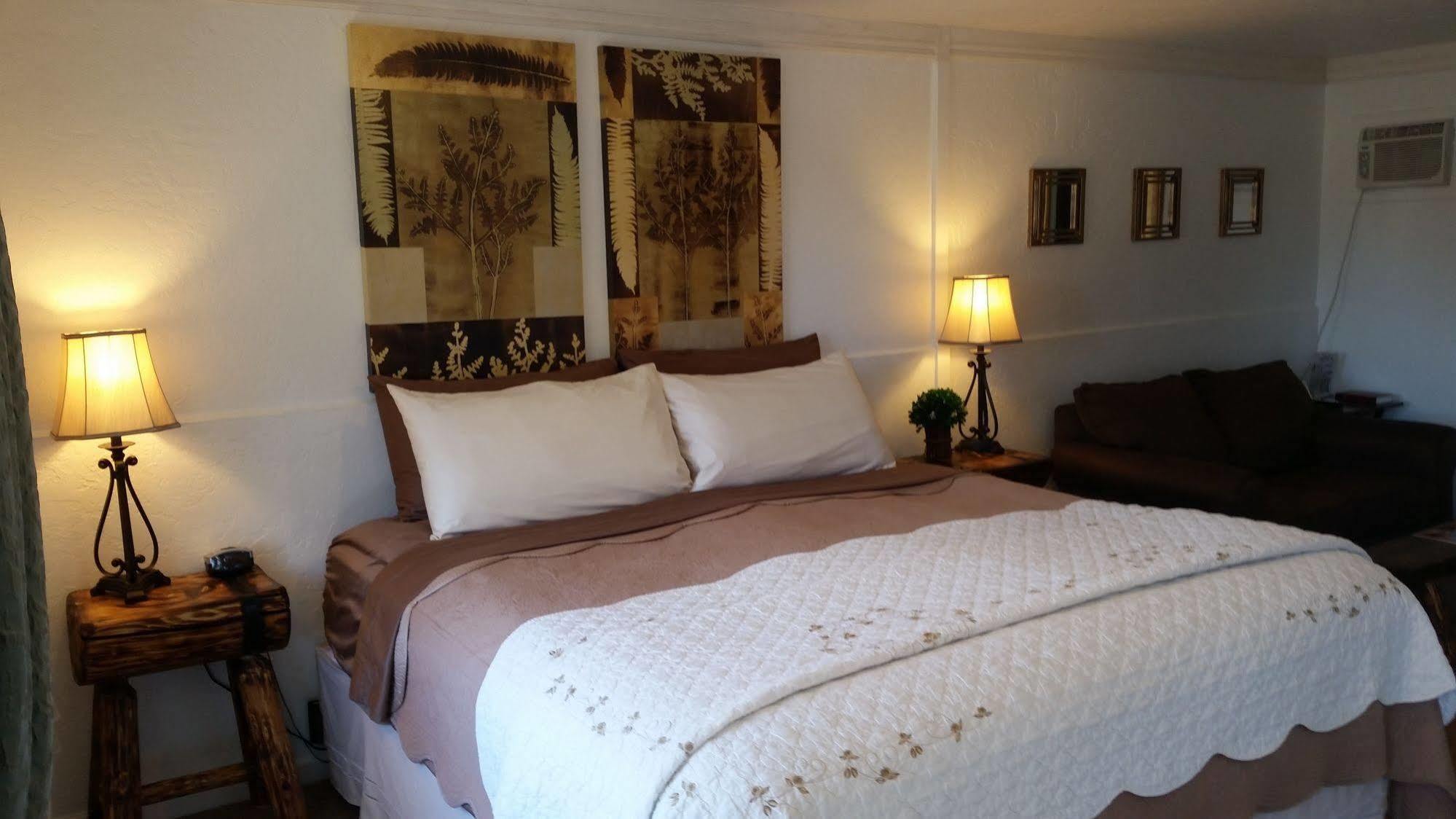 Hotel Hilltop