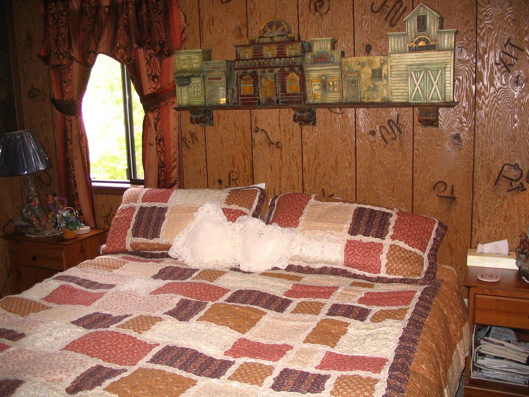 Bed & Breakfast Lonesome Dove Ranch 2*