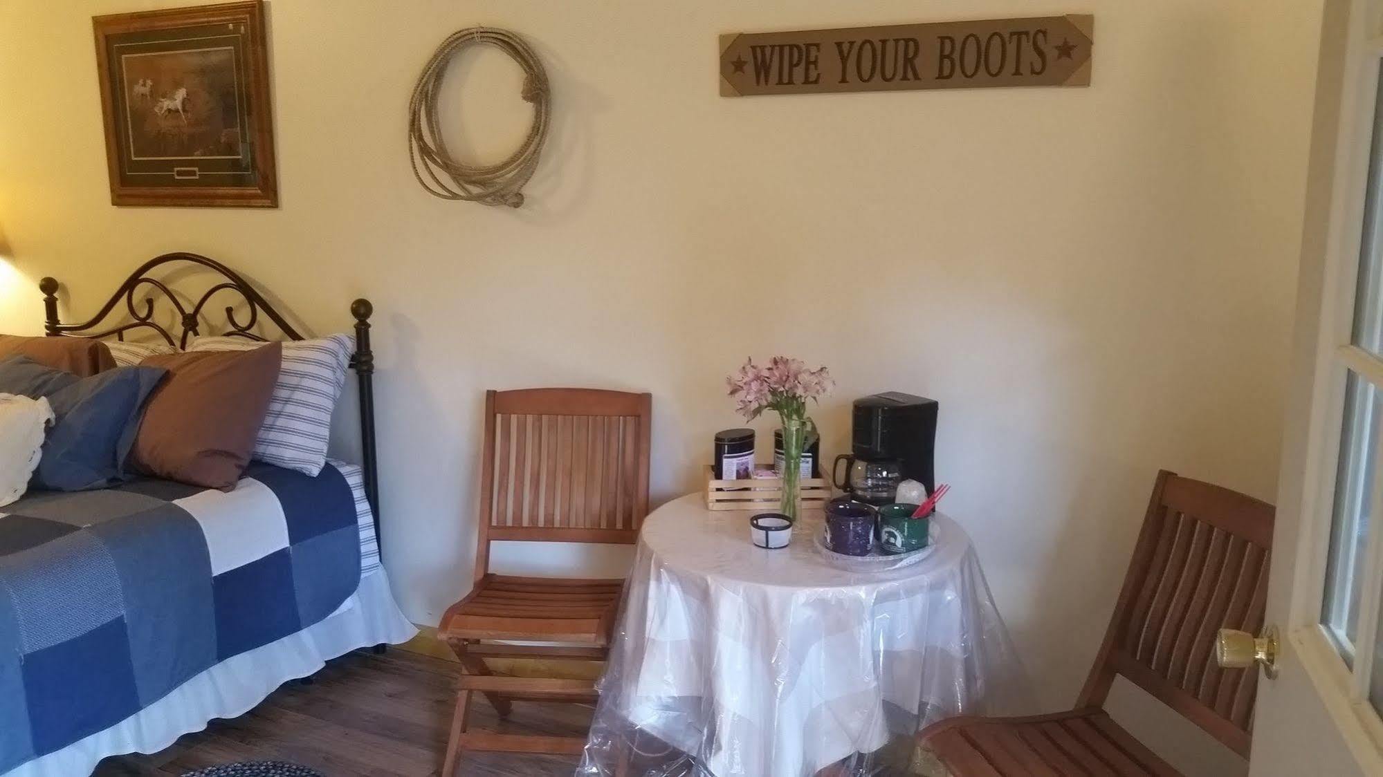 Lonesome Dove Ranch Bed & Breakfast Kalispell