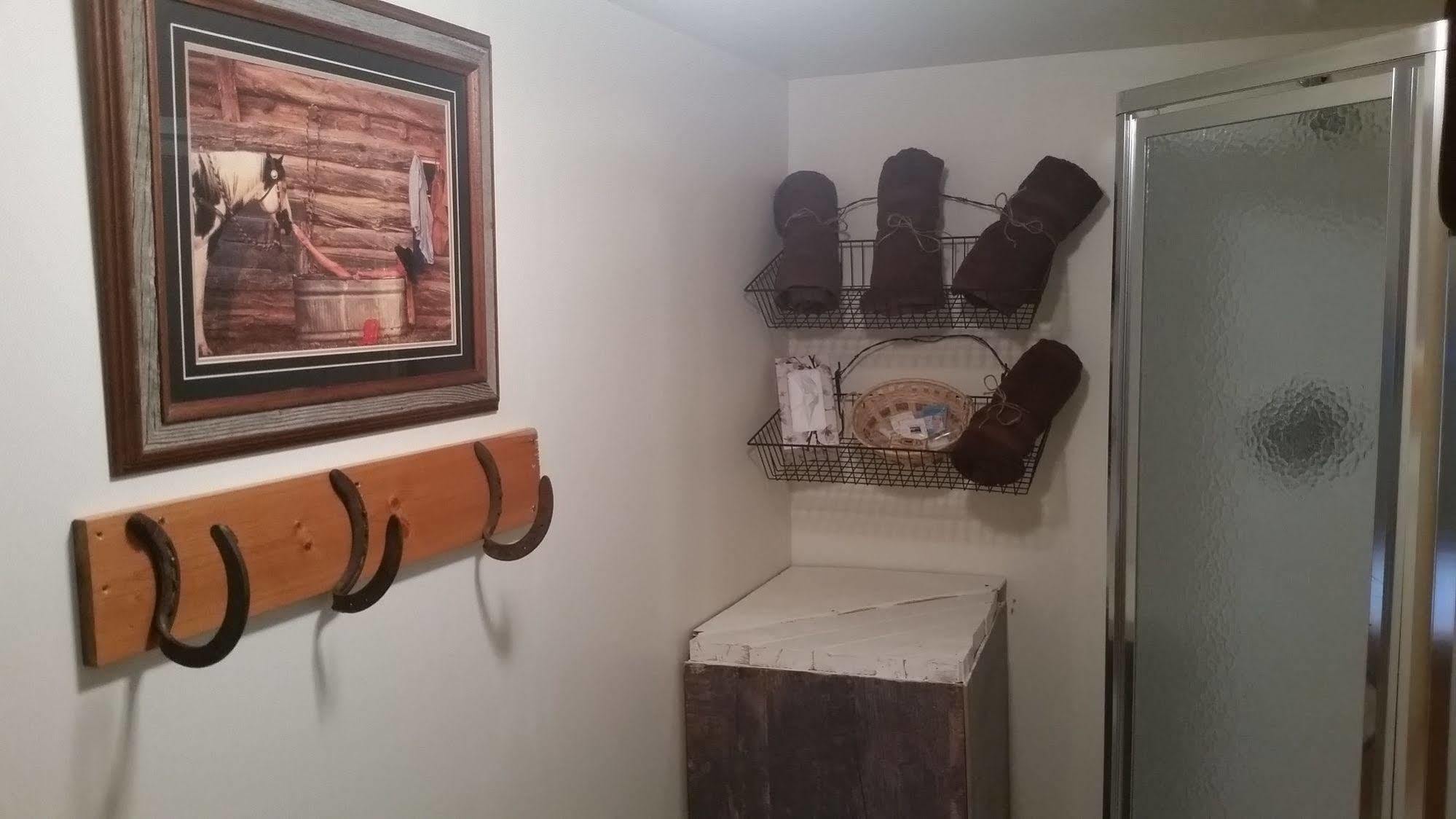 Lonesome Dove Ranch Bed & Breakfast Kalispell