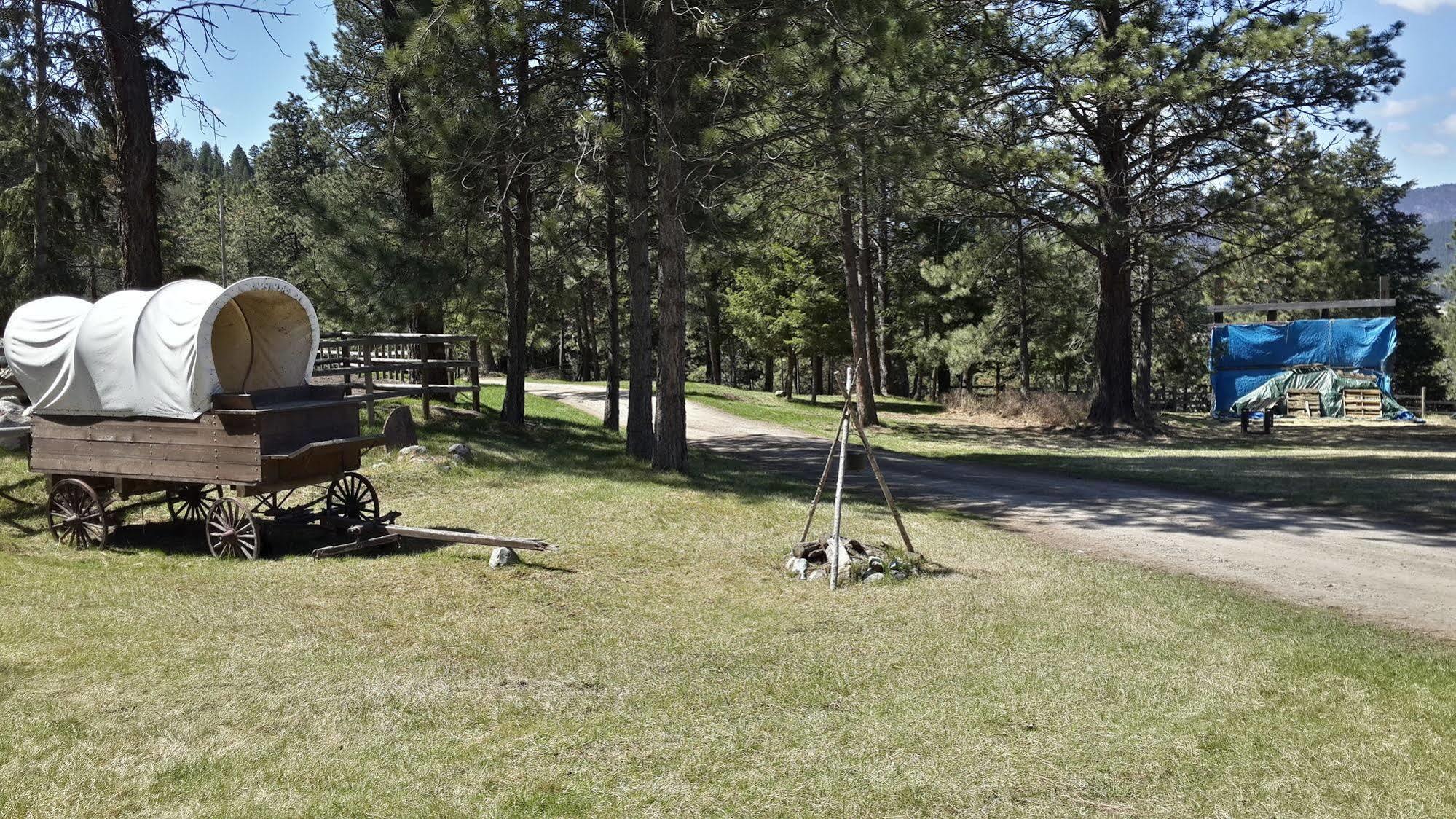 Lonesome Dove Ranch Bed & Breakfast 2*